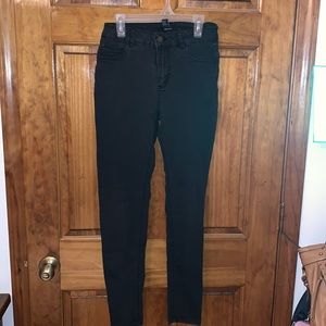 NWOT Forever 21 Skinny Jeans